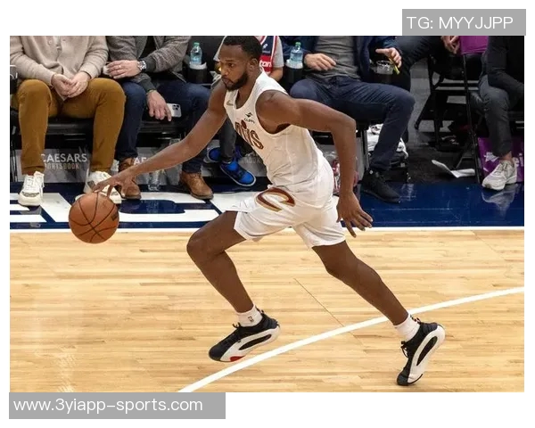 莫布里全能表现助球队获胜13投7中砍下22分12篮板4助攻4盖帽正负值高达18