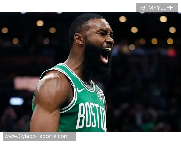 杰伦布朗首节表现低迷10分钟内5投全失三分球未能命中引发关注